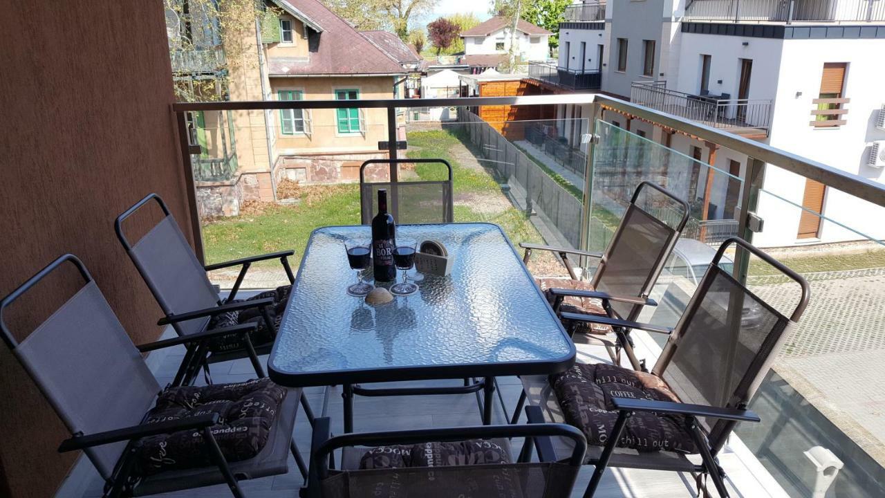 Balaton&Center Wellness Apartman Siófok Esterno foto